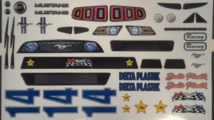 DEC043 - MUSTANG / Delta Plastik 1:8