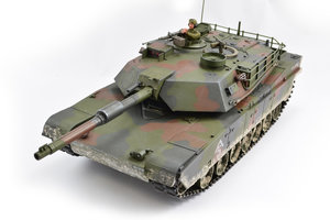 HOBBY ENGINE PREMIUM LABEL 2.4G M1A1 ABRAMS TANK - CAMO - HE0711